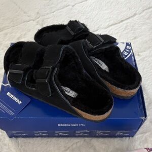 Birkenstock Men’s Black Fuzzy Slippers
